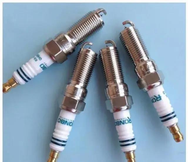 車子出現這3種征兆,是在提醒該換火花塞了-第3張圖片-鄭州市冠恒貿易有限公司【官方網站】-車用潤滑油服務專家 車子出現這3種征兆,是在提醒該換火花塞了-第3張圖片-鄭州市冠恒貿易有限公司【官方網站】-車用潤滑油服務專家